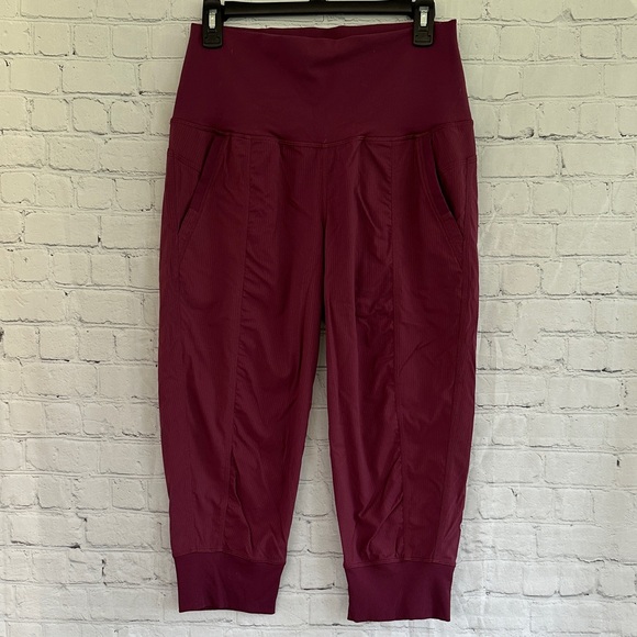 lululemon athletica Pants - Lululemon Cropped Jogger Pants in Deep Berry size 8